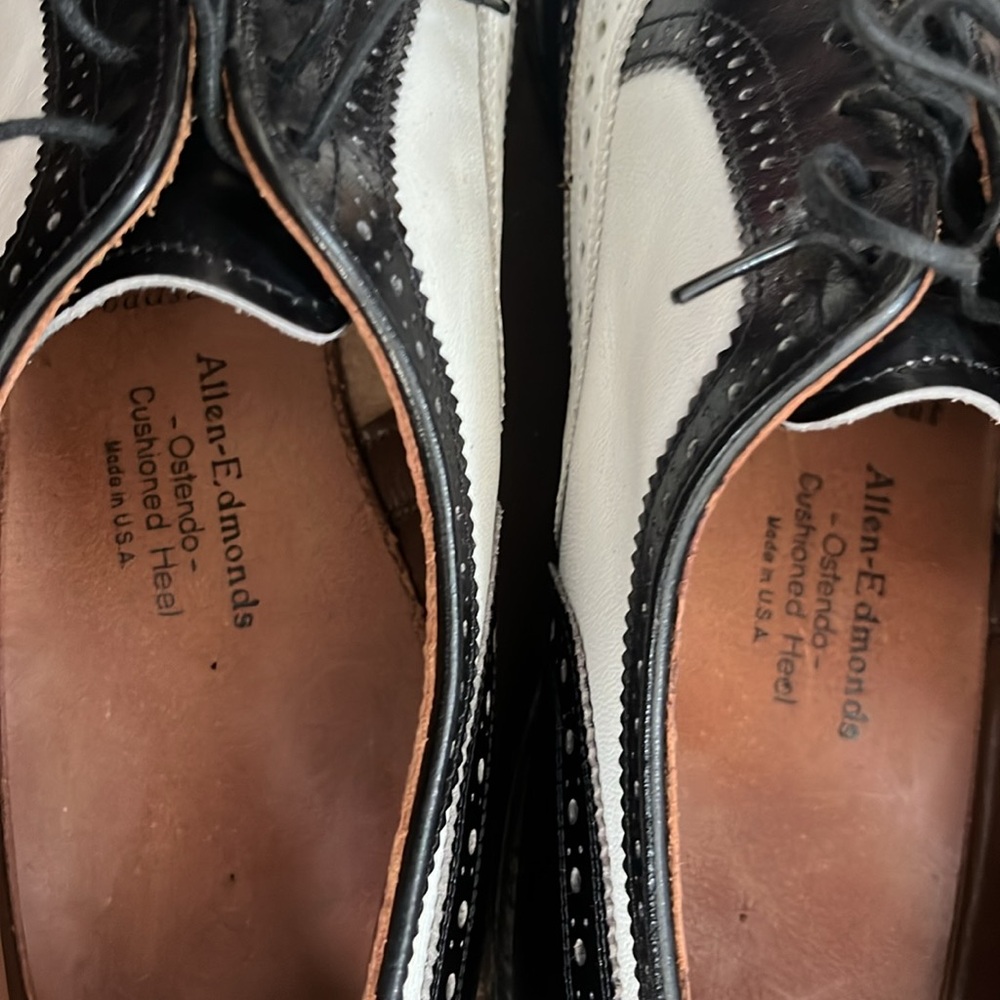 Allen Edmonds Black &
White, broad Street Spectator, Oxford - Picture 5 of 7